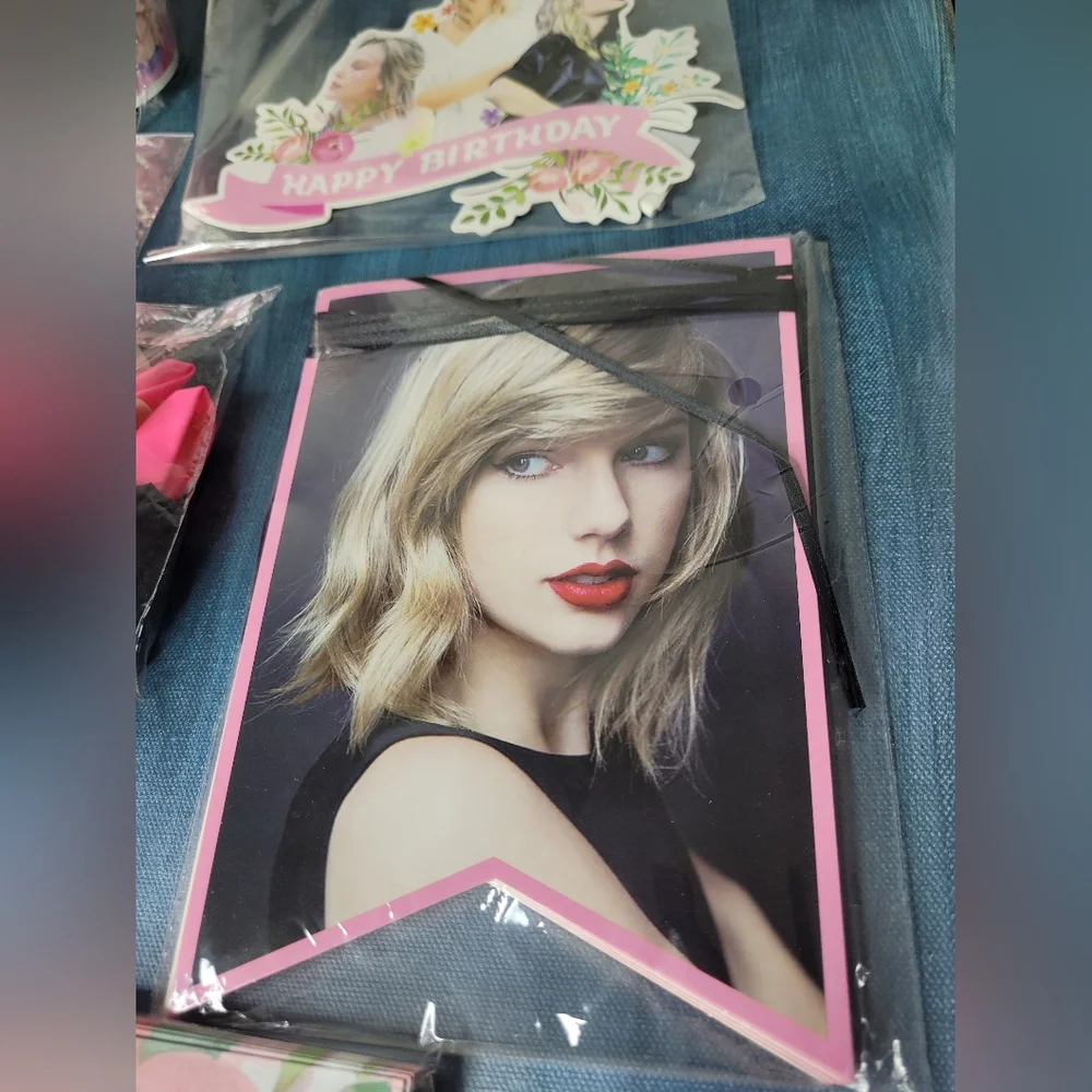 Taylor Swift My Favorite Swiftie Happy Birthday Party Set